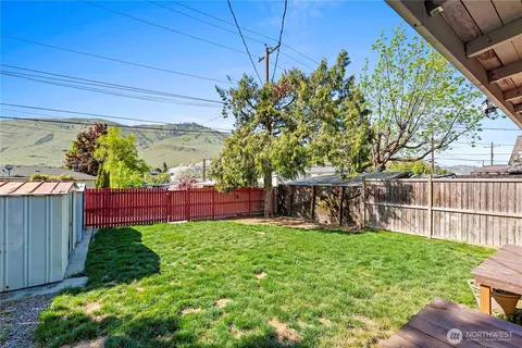314 E Okanogan Ave, Chelan, WA 98816 photo 23