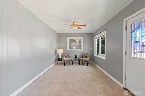 314 E Okanogan Ave, Chelan, WA 98816 photo 3