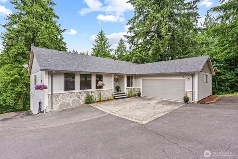 1027 Fishpond Rd, Kelso, WA 98626