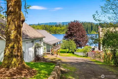 10714 W Lake Joy Dr NE, Carnation, WA 98014