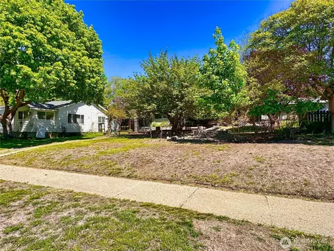 605 Aspen St, Coulee Dam, WA 99116