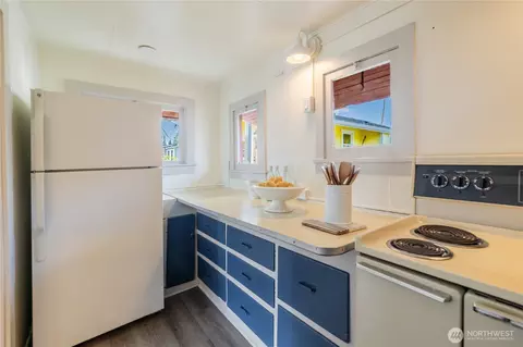 Kitchen - 2035 Fairview Ave E #D, Seattle, WA 98102 photo 3 of 3
