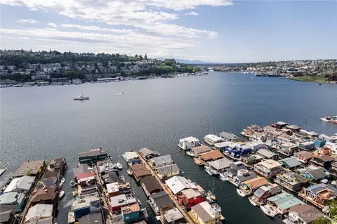 View/Area - 2035 Fairview Ave E #D, Seattle, WA 98102 photo 2 of 3