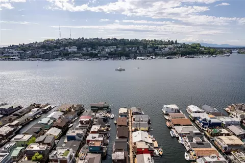 View/Area - 2035 Fairview Ave E #D, Seattle, WA 98102 photo 3 of 3
