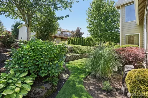 Exterior - 1610 NW 34th Ave, Camas, WA 98607 photo 4 of 10