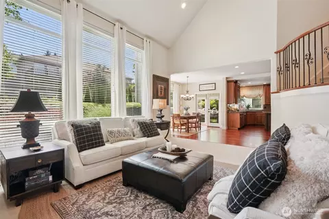 Living - 1610 NW 34th Ave, Camas, WA 98607 photo 4 of 6