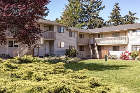 325 NE Kettle St #102, Oak Harbor, WA 98277