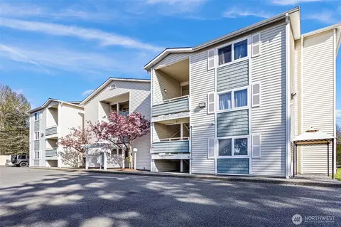 9731 Holly Dr #103, Everett, WA 98204