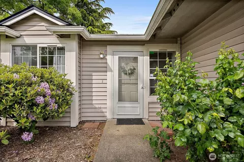 10901 63rd St E, Puyallup, WA 98372