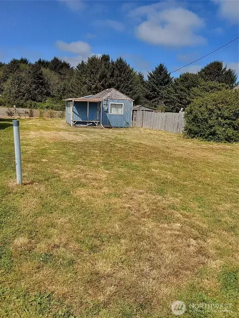 53 Fifth St, Moclips, WA 98562