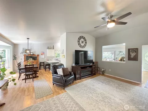 Living - 401 Dungeness Mdws, Sequim, WA 98382 photo 4 of 6