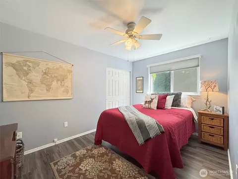Bedroom - 401 Dungeness Mdws, Sequim, WA 98382 photo 1 of 7