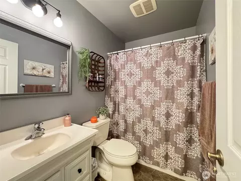 Bath - 401 Dungeness Mdws, Sequim, WA 98382 photo 1 of 2