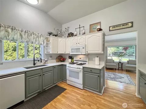 Kitchen - 401 Dungeness Mdws, Sequim, WA 98382 photo 2 of 3