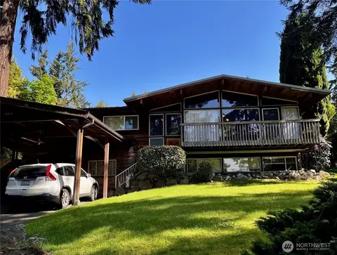10524 SE 32nd St, Bellevue, WA 98004