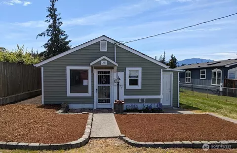 1225 W 5th St, Port Angeles, WA 98363