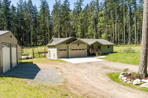 914 Race Rd, Coupeville, WA 98239