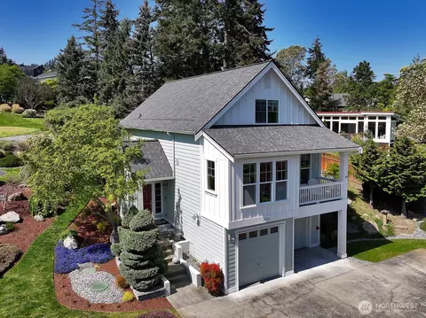 1403 Ocean Aire Ct, Freeland, WA 98249