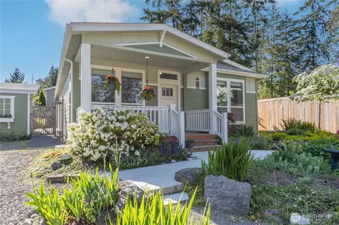 89 N Stromberg Ave, Port Townsend, WA 98368