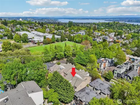 View/Area - 215 20th Ave E #305, Seattle, WA 98112 photo 2 of 2