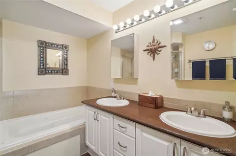 Bath - 215 20th Ave E #305, Seattle, WA 98112 photo 1 of 3