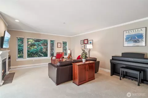 Living - 215 20th Ave E #305, Seattle, WA 98112 photo 2 of 3