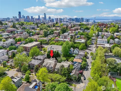 View/Area - 215 20th Ave E #305, Seattle, WA 98112 photo 1 of 2