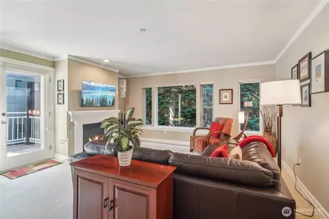 Living - 215 20th Ave E #305, Seattle, WA 98112 photo 1 of 3