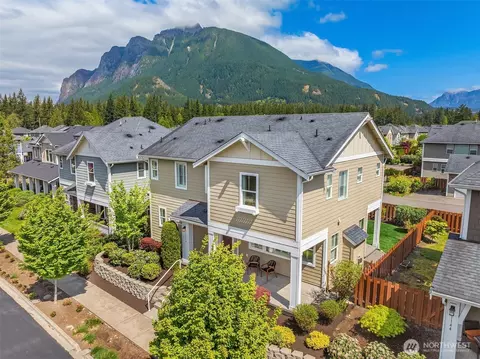 1130 Maloney Grove Ave SE, North Bend, WA 98045