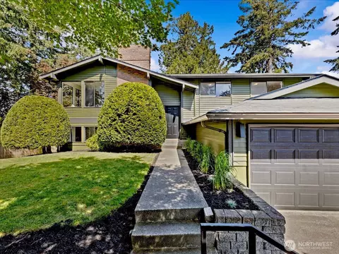 3205 Heights Dr, Bellingham, WA 98226