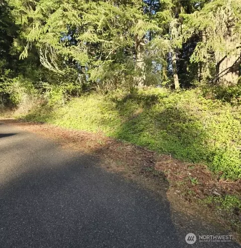 7933 Incline Dr SE, Olympia, WA 98513