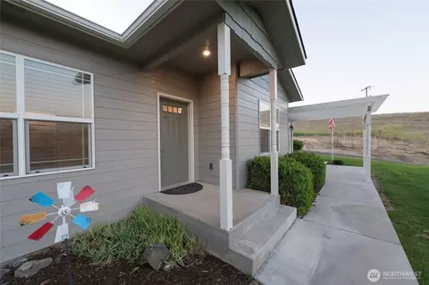 6279 Touchet North Rd, Touchet, WA 99360