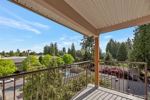 12050 15th Ave NE #404, Seattle, WA 98125