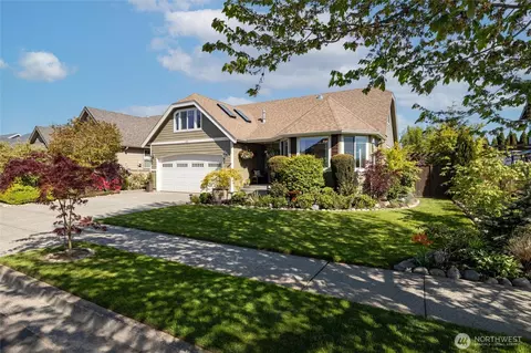 814 N Park St, Lynden, WA 98264