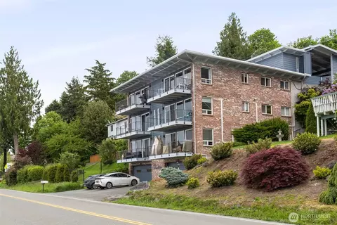 318 Perry Ave NE #2, Port Orchard, WA 98366