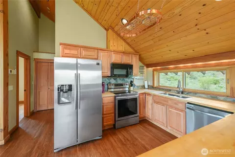 Kitchen - 41 Red Tail Ridge Rd, Twisp, WA 98856 photo 2 of 4