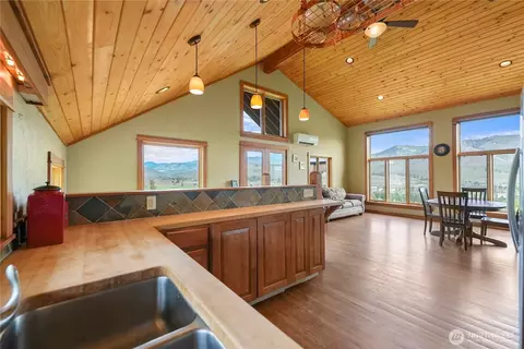 Kitchen - 41 Red Tail Ridge Rd, Twisp, WA 98856 photo 4 of 4