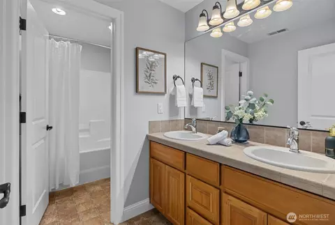 Bath - 10317 NE 194th St, Bothell, WA 98011 photo 4 of 5