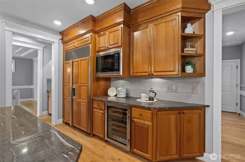Kitchen - 10317 NE 194th St, Bothell, WA 98011 photo 5 of 6