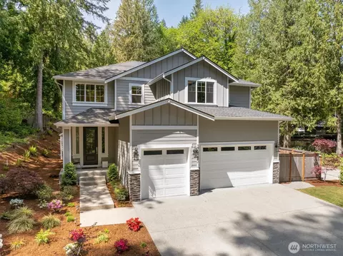 17513 W Lake Desire Dr SE, Renton, WA 98058