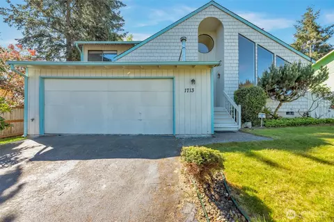 1713 SW 325th Pl, Federal Way, WA 98023