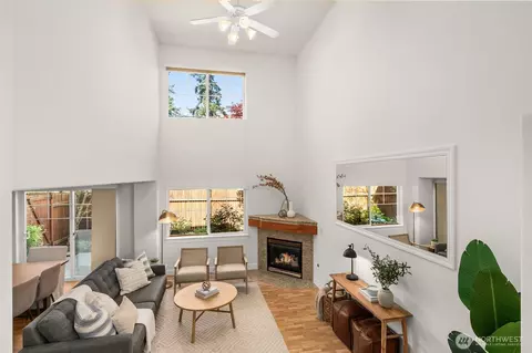 14607 52nd Ave W #102, Edmonds, WA 98026
