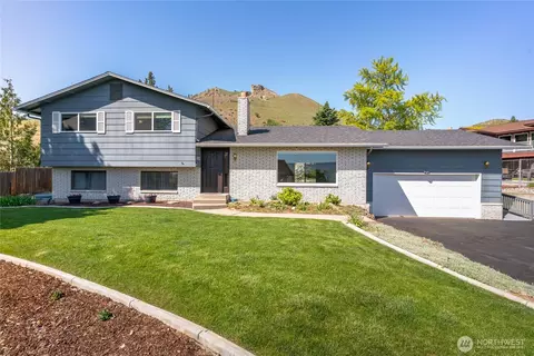 1905 Rocklund Dr, Wenatchee, WA 98801