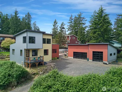 611 Nelson St, Friday Harbor, WA 98250