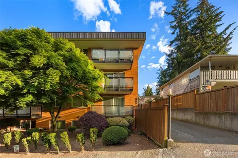 845 NE 125th St #301, Seattle, WA 98125