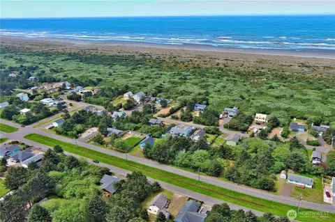 333 Ocean Shores Blvd NW, Ocean Shores, WA 98569