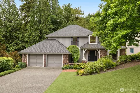 2805 NW Pine Cone Dr, Issaquah, WA 98027
