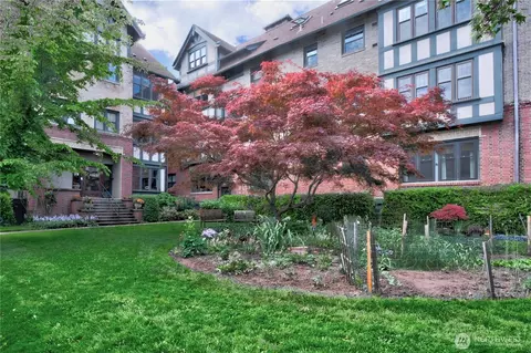 Exterior - 409 16th Ave E #21, Seattle, WA 98112 photo 5 of 6