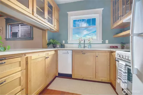 Kitchen - 409 16th Ave E #21, Seattle, WA 98112 photo 2 of 3
