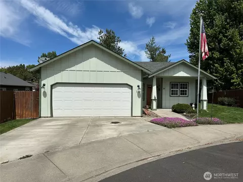 1115 SE Moorbrook Ct, College Place, WA 99324